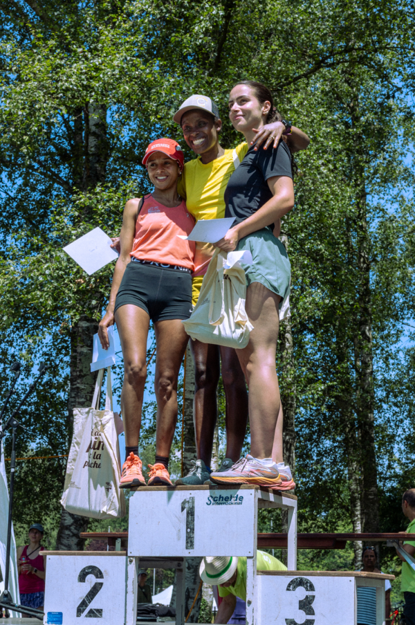 250622.Together_run_podium