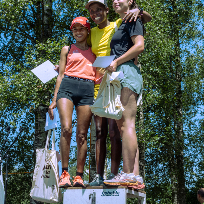 250622.Together_run_podium