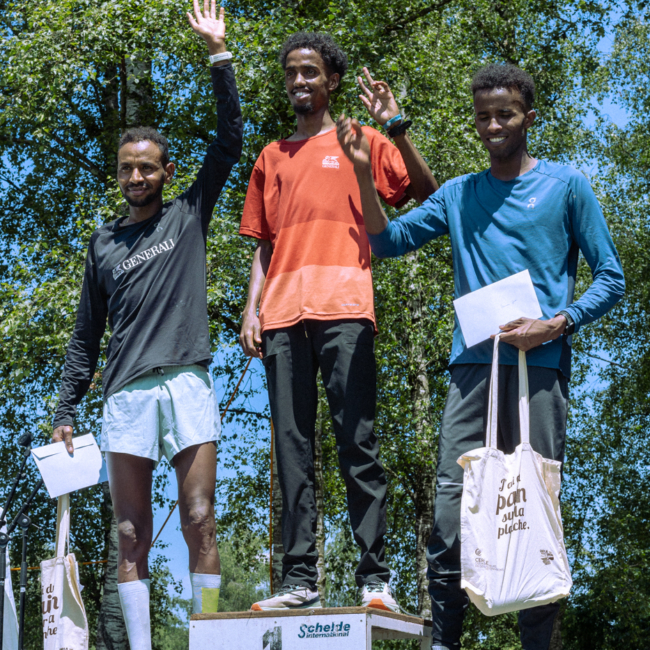 250622.Together_run_podium