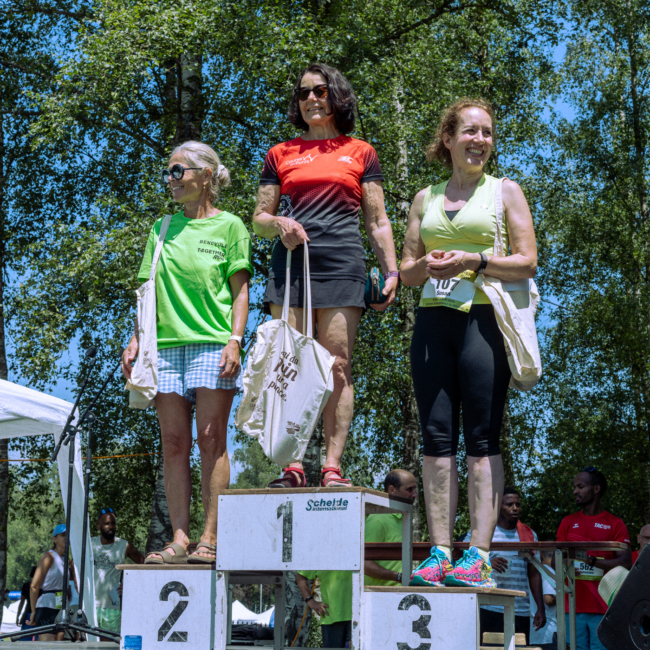 250622.Together_run_podium