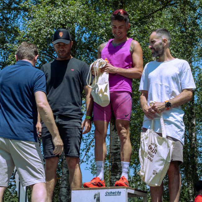 250622.Together_run_podium